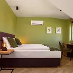 Kamienica Portowa 3*