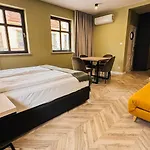 Kamienica Portowa 3*