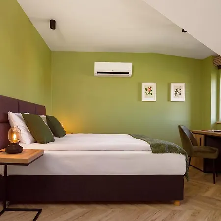 Kamienica Portowa 3*