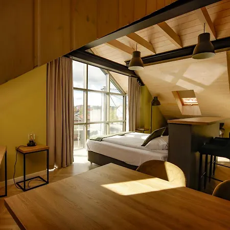 Kamienica Portowa 3*